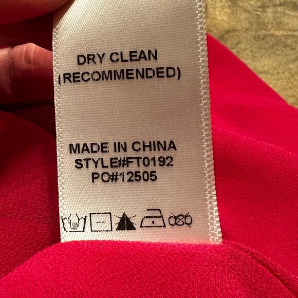 NWT FATE Brigtht Pink Sleeveless Pleated Blouse Size Medium - Picture 7 of 8